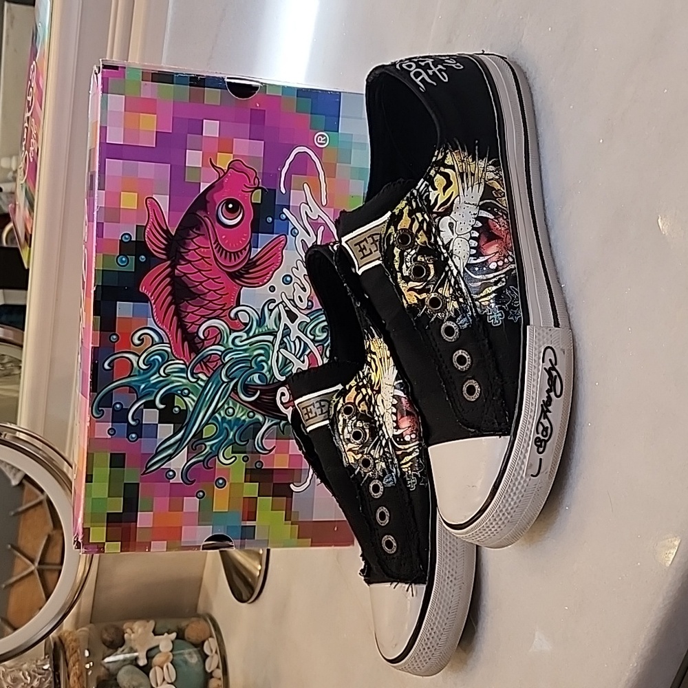 Ed Hardy low-rise tennis shoes